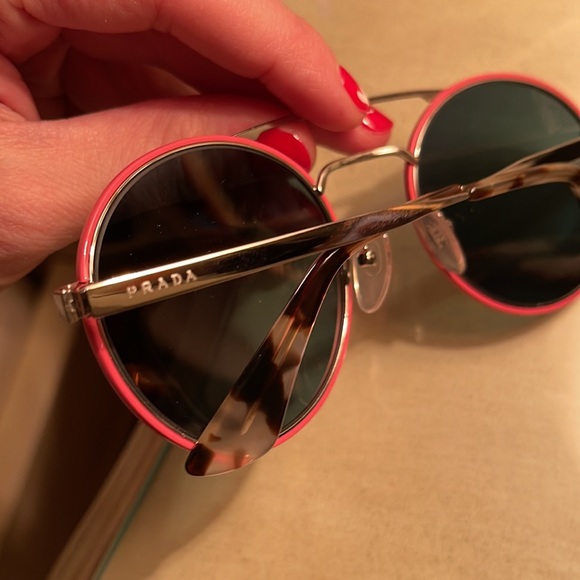 Prada sunglasses - Picture 3 of 11